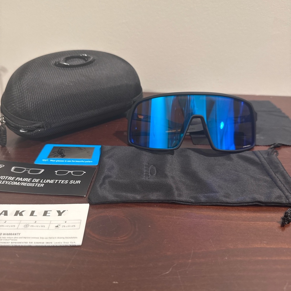 Oakley Reflective purple Sunglasses with Black Case